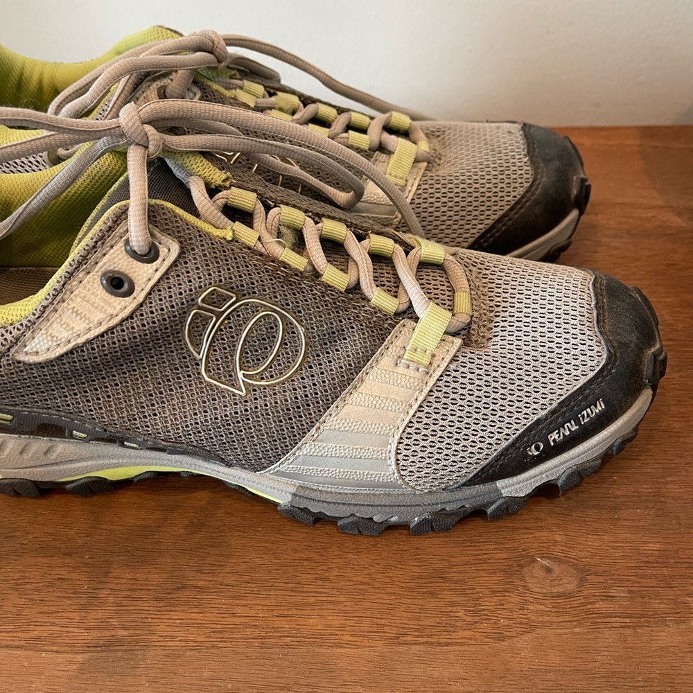 Pearl Izumi Gray and Green Trail Shoes